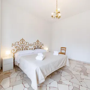 https://il-salotto-blu-appartamento-con-parcheggio.it-tuscanyhotel.com