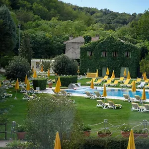 4* Hotel Terme Preistoriche &